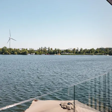 Holiday home Sustainable On The Brielse Meer *