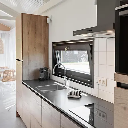 Holiday home Sustainable On The Brielse Meer